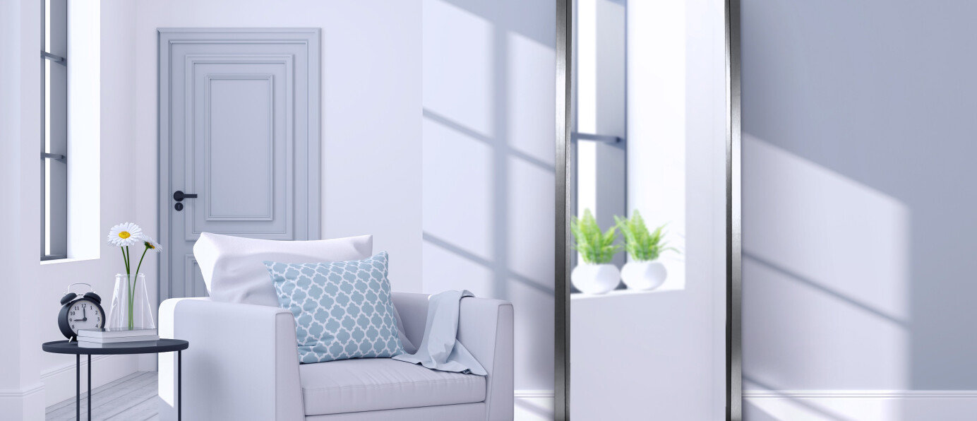 Lustra w ramach - modne ozdoby na ścianie