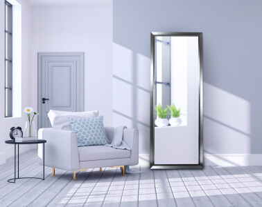 Lustra w ramach - modne ozdoby na ścianie