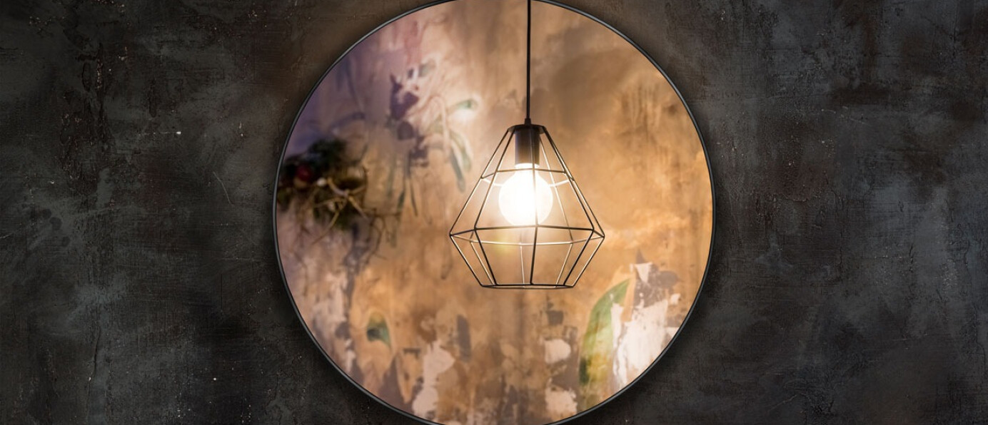 Jak powiesić lustro na ścianie?