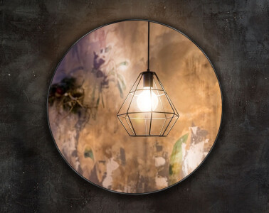 Jak powiesić lustro na ścianie?